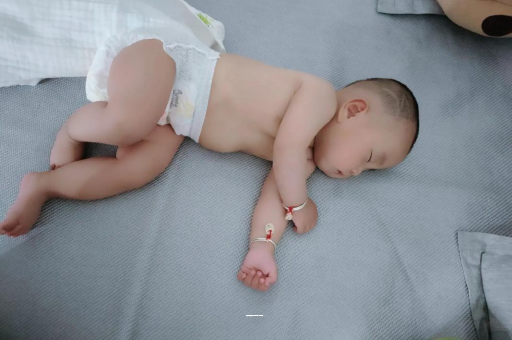 广元孕妇肚子一跳一跳